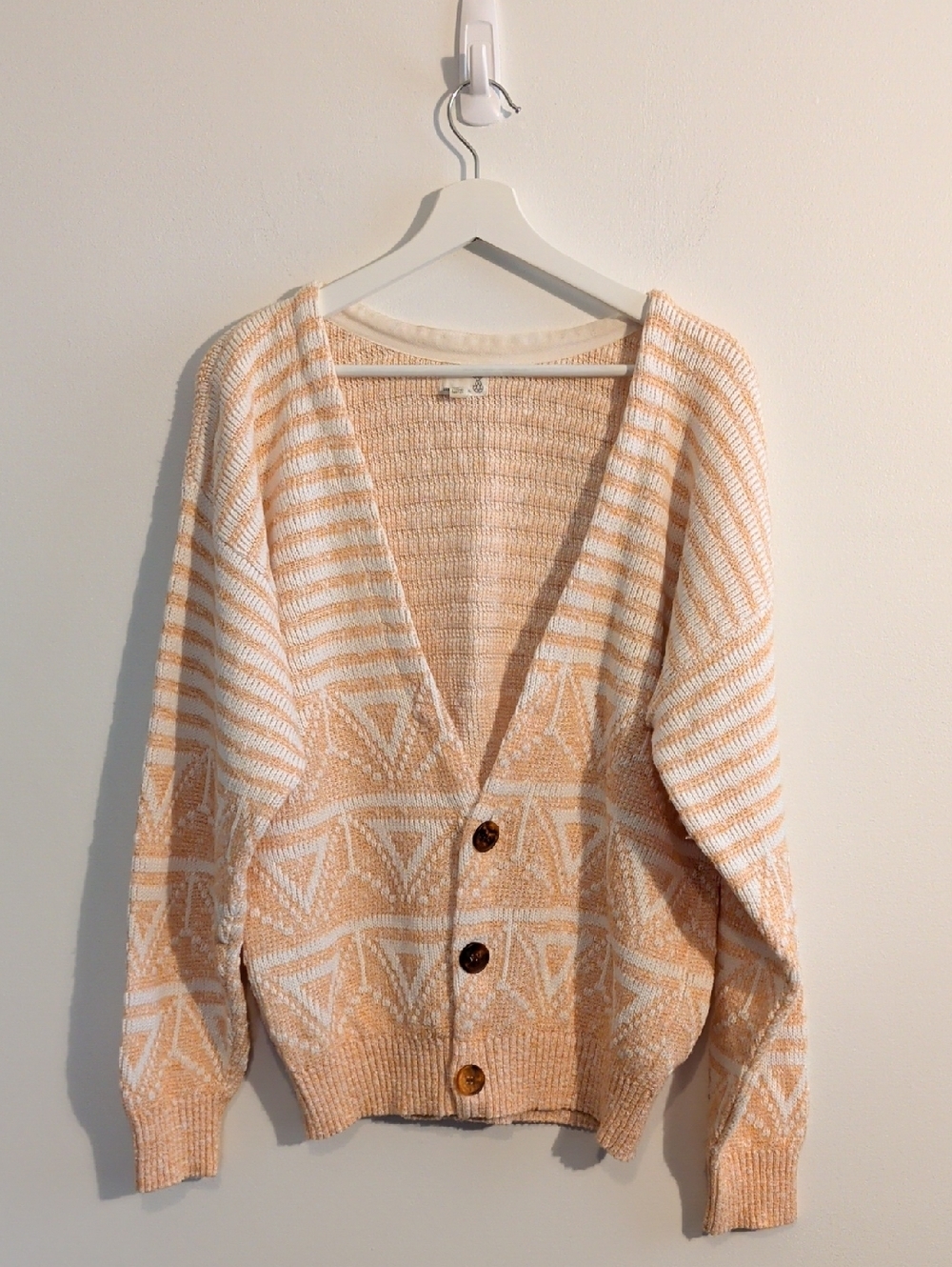 URBAN RENEWAL URBAN OUTFITTERS patterned v-neck button cardigan - size s/m
